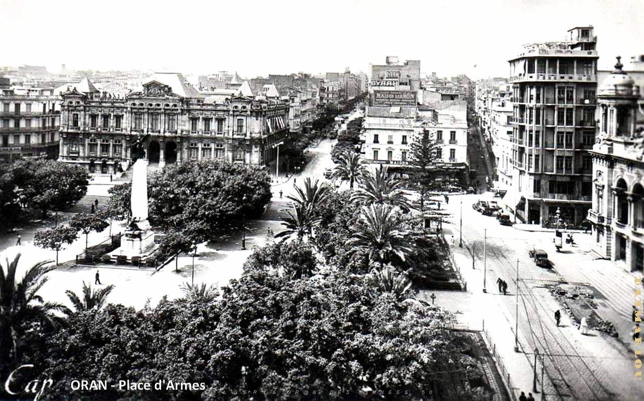 Oran - Place d'Armes.jpg